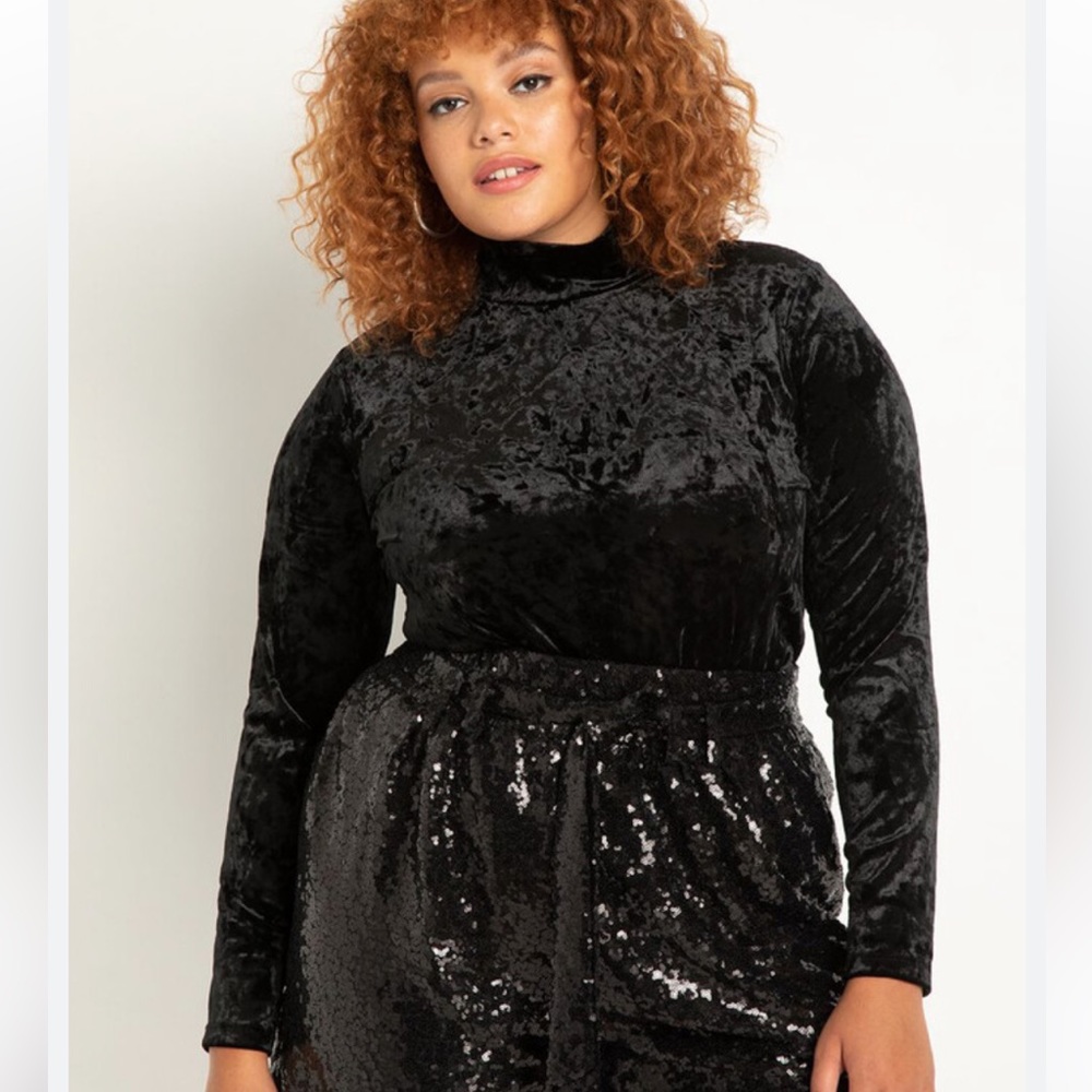 Eloquii Crushed Velvet Mock Neck Top Size 14/16